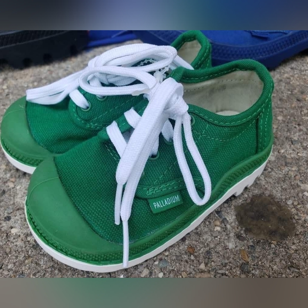 PALLADIUM SZ 5c (Toddler) VGUC grass GREEN w/ white soles lace up sneakers Shoes